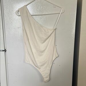 JLUXLABEL Large‎ One Shoulder Bodysuit One Piece